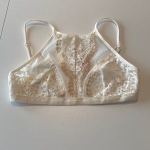 NEW WITH TAGS Victorias Secret lace bralette